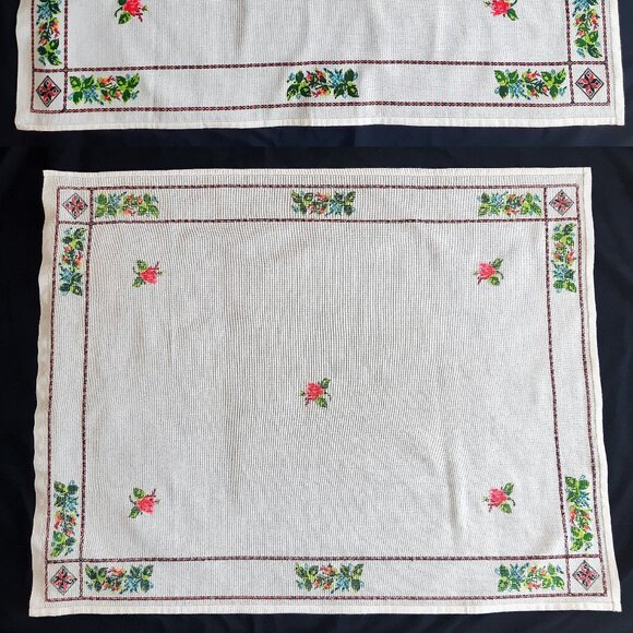 VTG Hand Embroidery Cross Stitch Roses Borders Tablecloth Table Topper 40"X31" - Picture 13 of 15